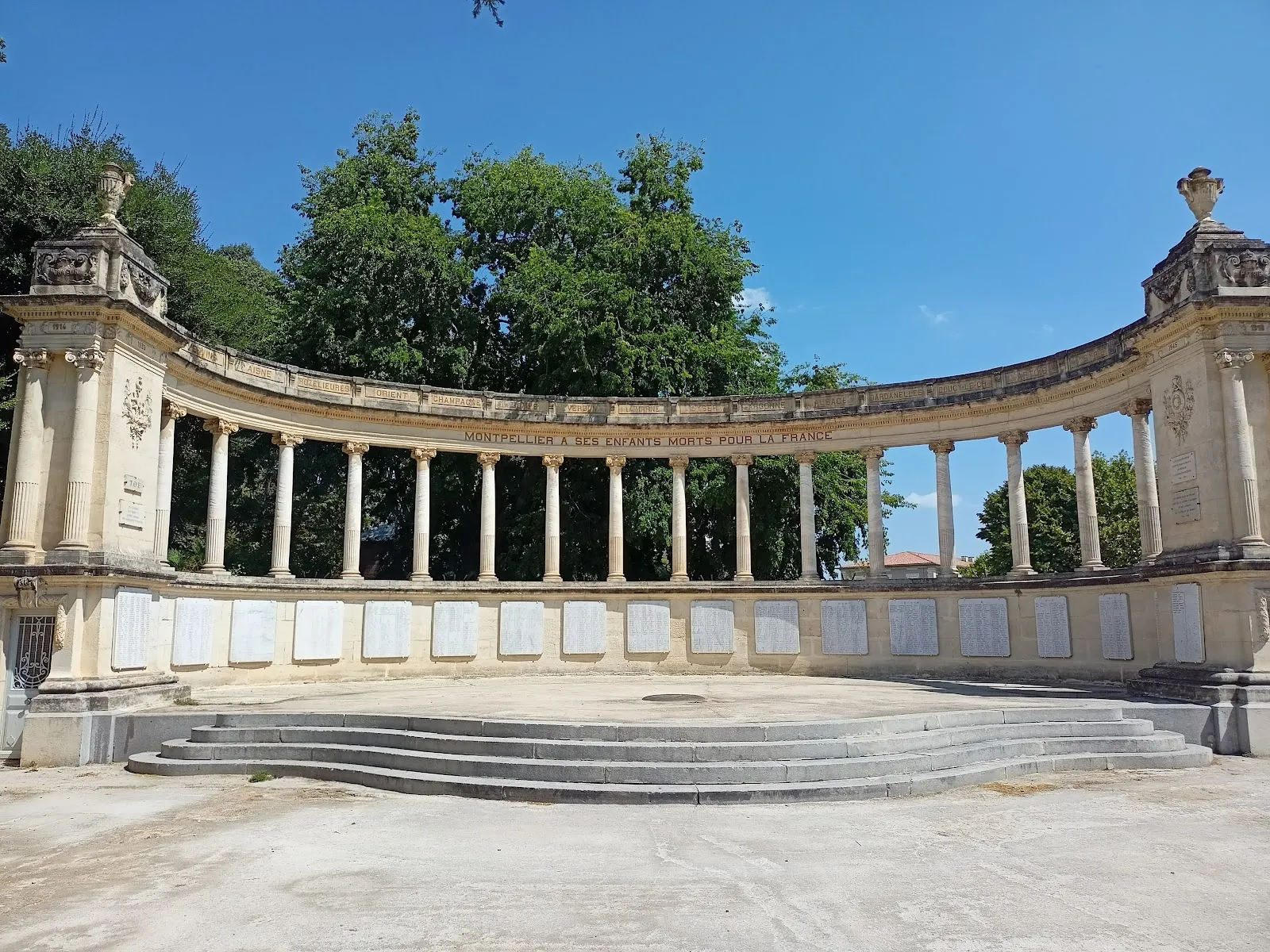 Place De la Legion D'Honneur — photo 1