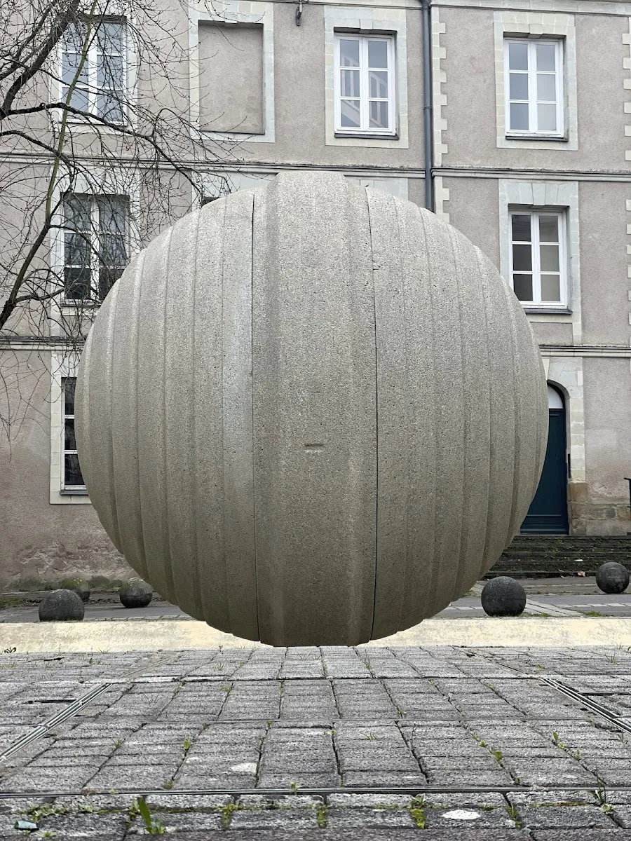 Place Des Boules — photo 1