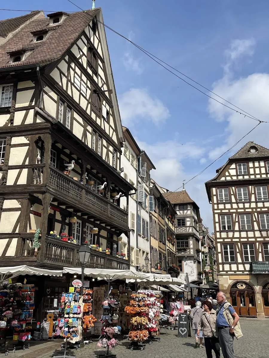 Place Du Marché Aux Cochons De Lait — photo 1