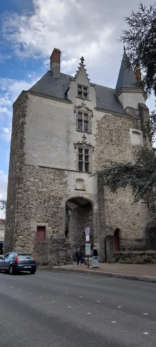 Porte Saint-Pierre