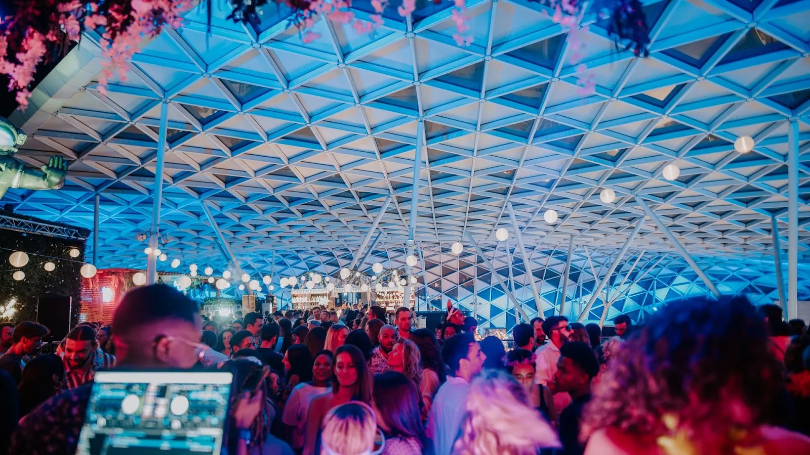 Rooftop Massilia Beach