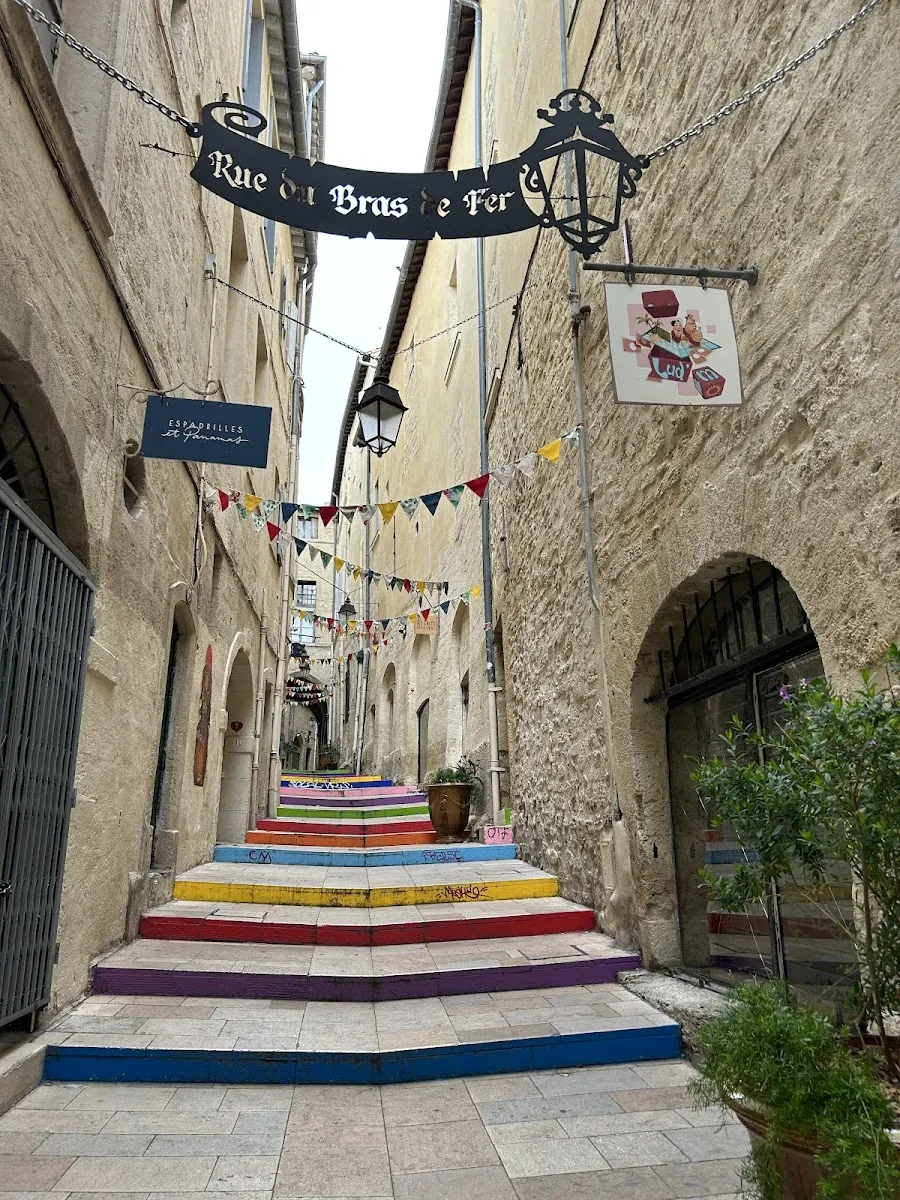 Rue Du Bras De Fer — photo 1