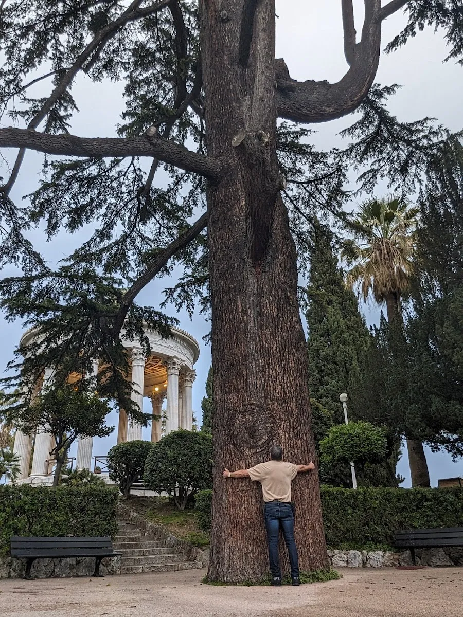 Square Jean Baptiste Carpeaux