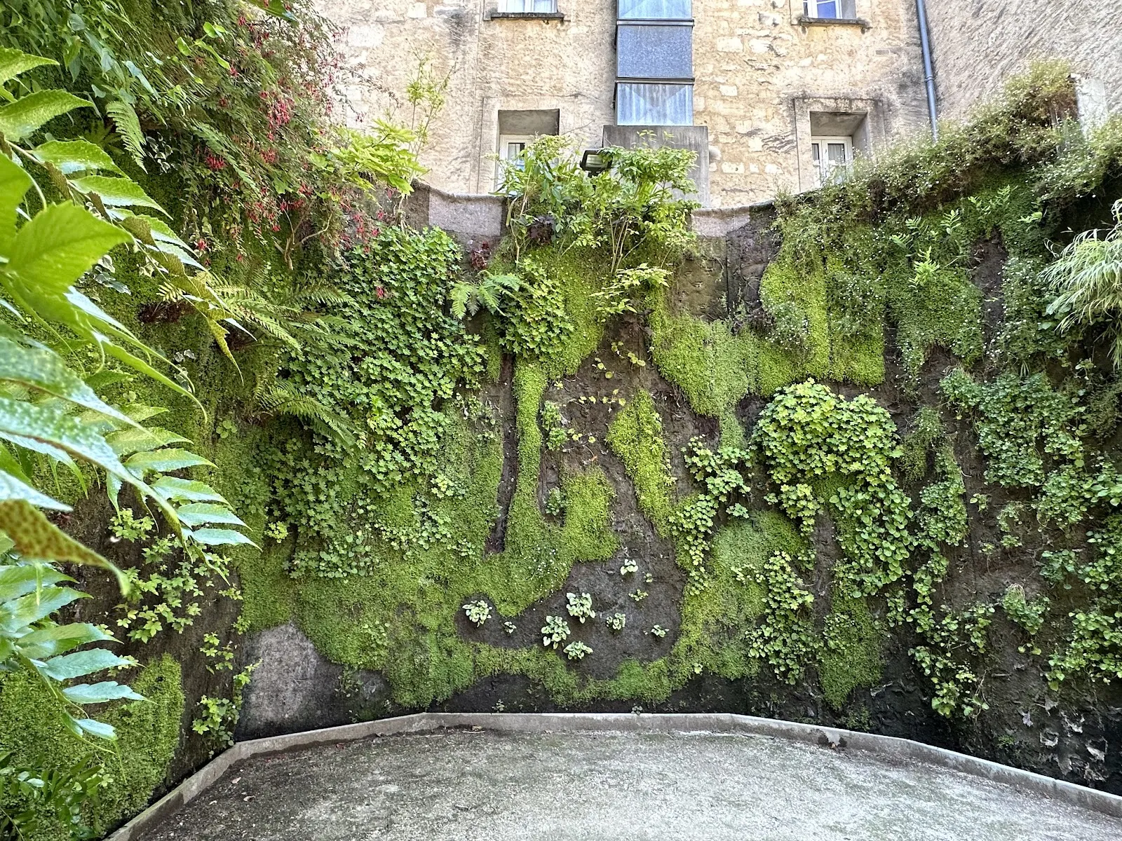 Square Vinet — photo 1