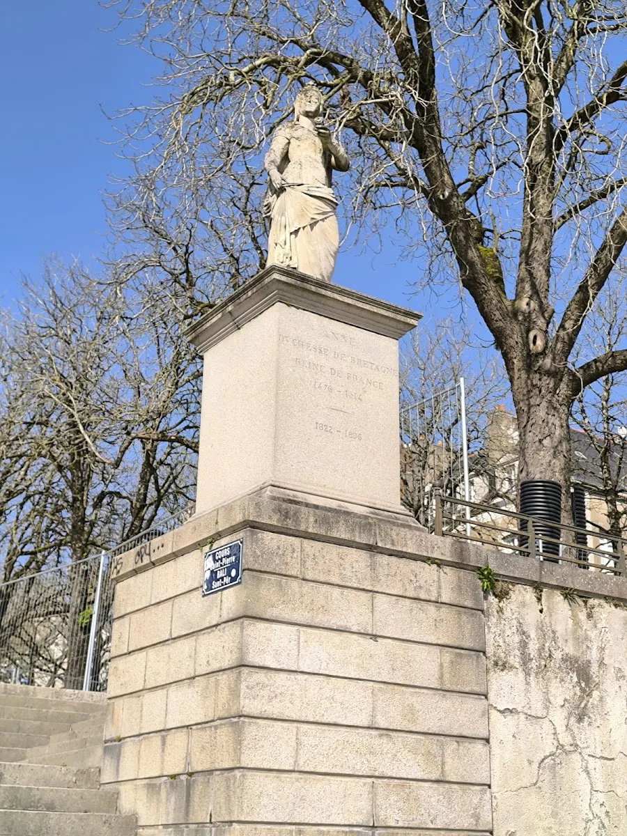 Statue De la Duchesse Anne De Bretagne