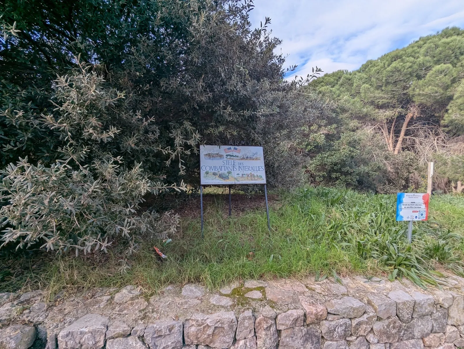 Stele Des Combattants Interrallies Cannes