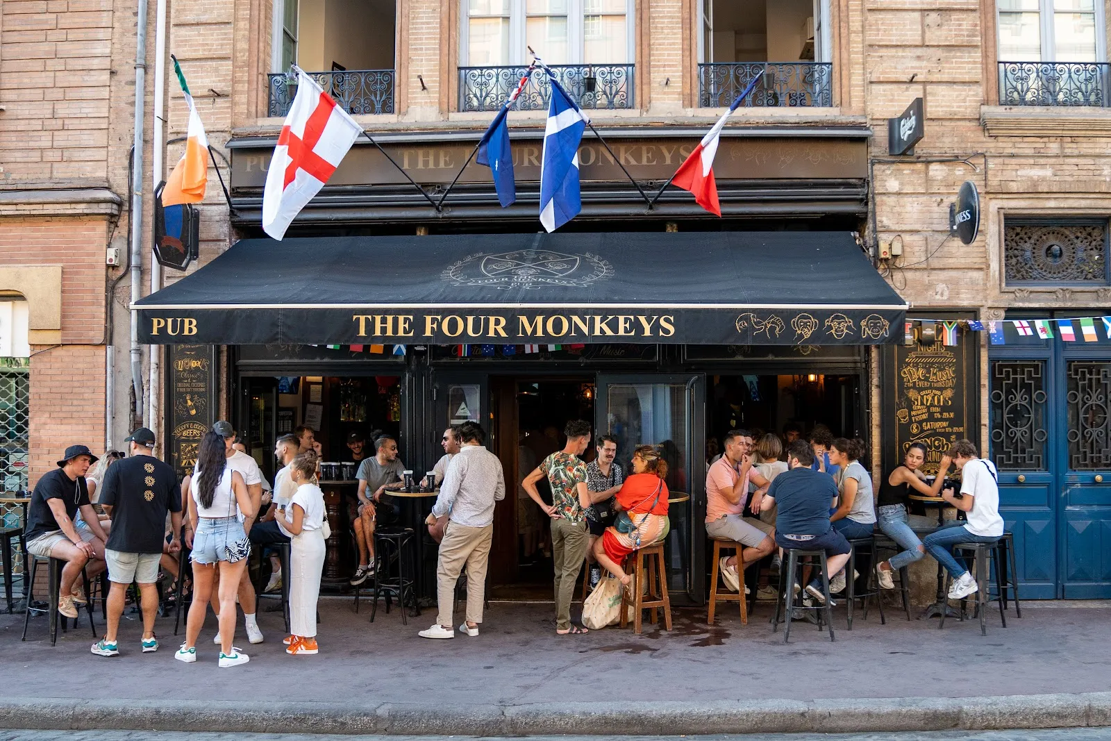 The Four Monkeys — photo 1