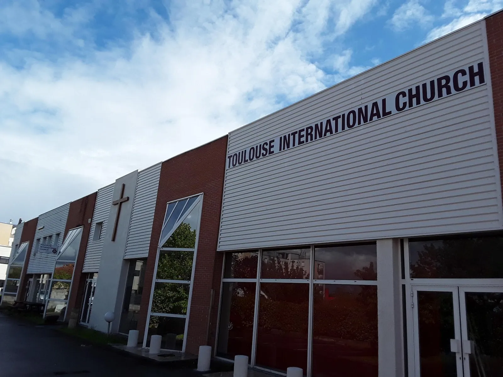 Toulouse International Church / Eglise Internationale De Toulouse