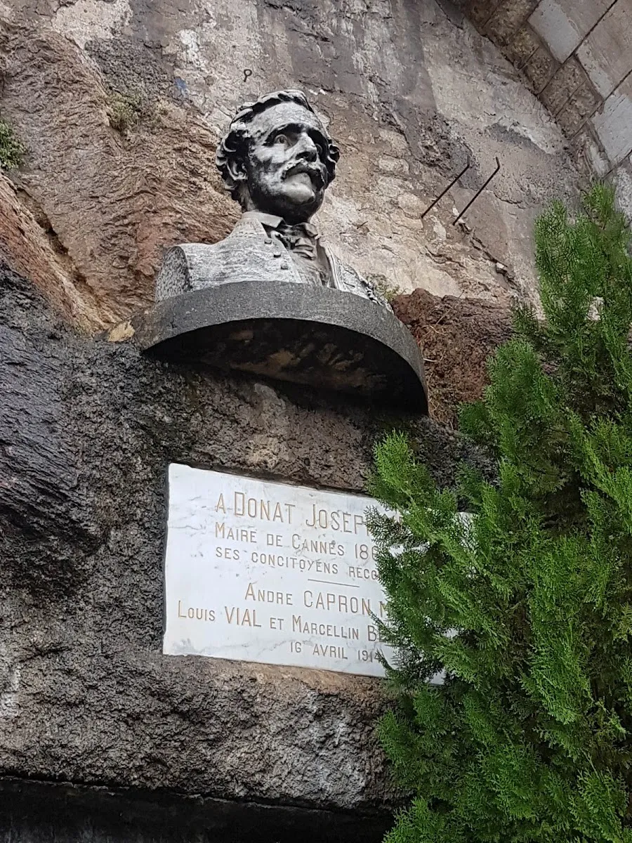 Tour Du Masque De Fer