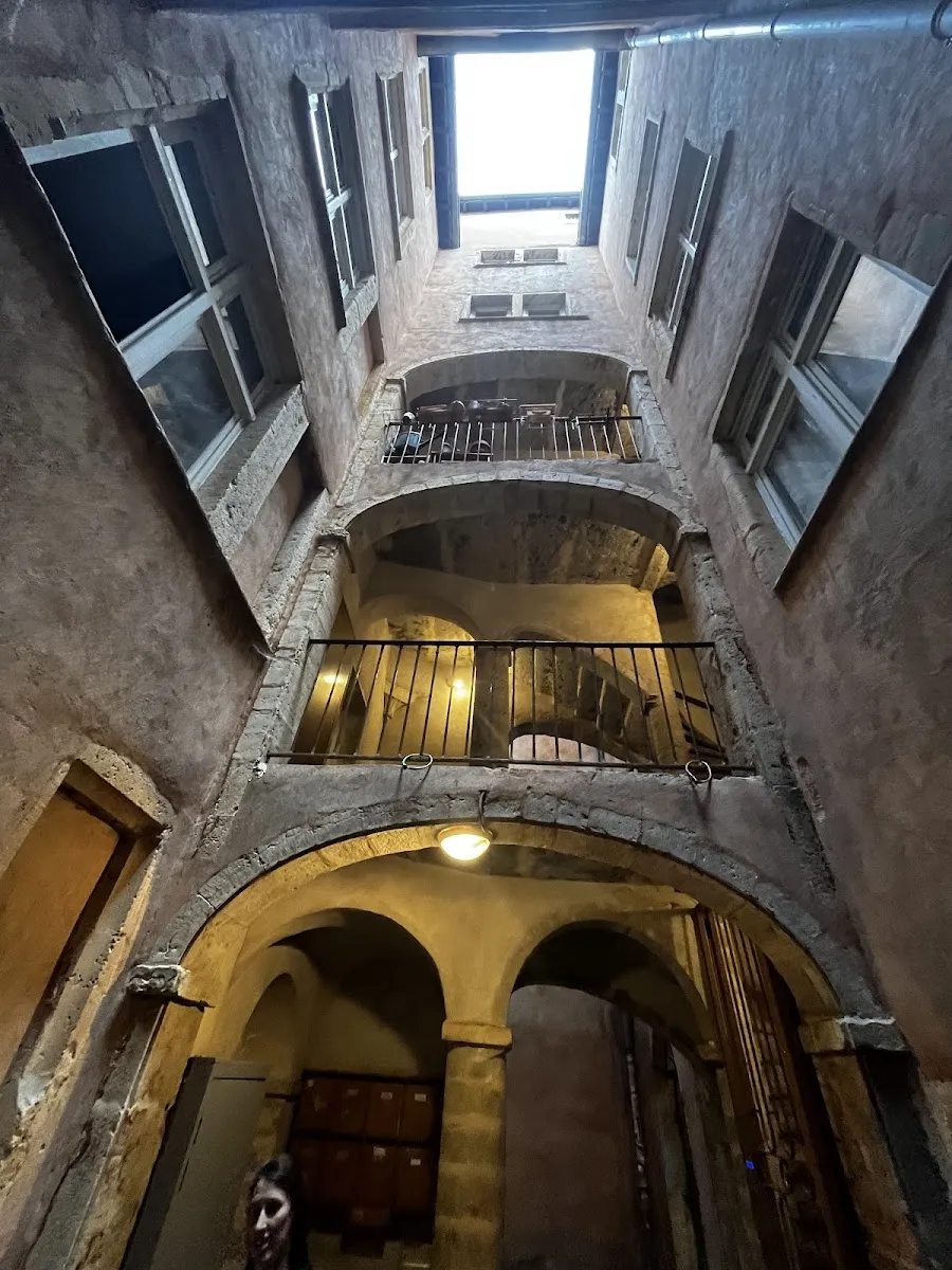 Traboules Du Vieux Lyon