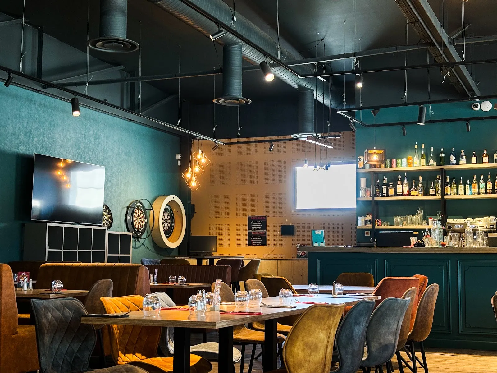 Trèfle Rouge - Restaurant - Bar À Jeux - Karaoké — photo 1